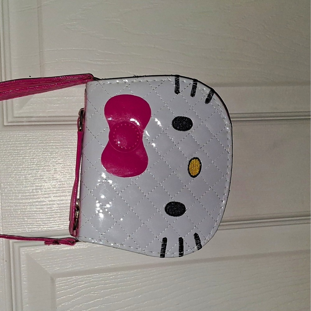 Hello Kitty Quilted Faux Leather Crossbody Bag Small White Pink Bow Strap